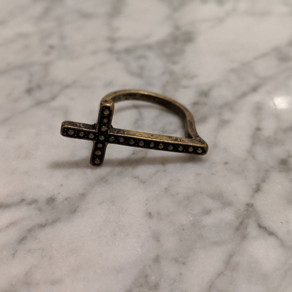 2 rings that come together. - Picture 6 of 6